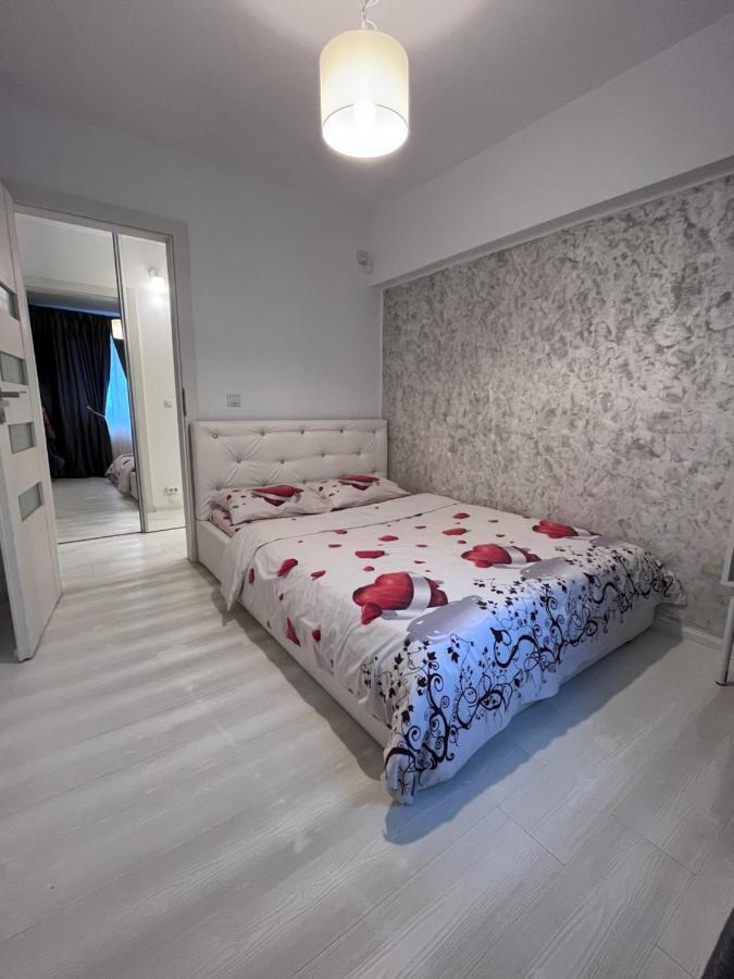 White & Elegant Luxury Apartament Διαμέρισμα Κραϊόβα Εξωτερικό φωτογραφία