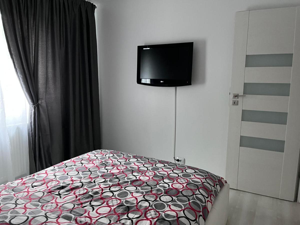 White & Elegant Luxury Apartament Διαμέρισμα Κραϊόβα Εξωτερικό φωτογραφία